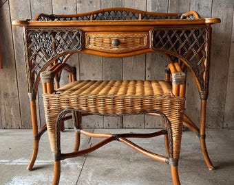 Vintage sminkbord i rotting med matchande pall