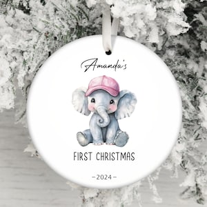 Premier Noël 2024 ornement PNG de bébé fille, sublimation d'ornement de bébé éléphant, cadeau nouvelle maman, motifs personnalisés d'ornement de nom de bébé