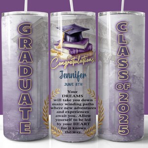 Emballage de gobelet en or violet 2025, gobelet skinny 20 oz PNG, cadeau de remise des diplômes personnalisé, gobelet promotion 2025 png thumbnail