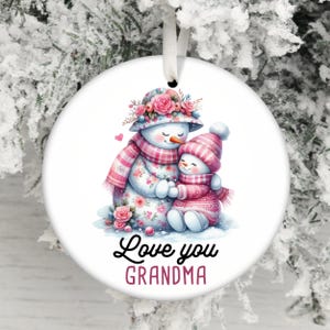 Liebe dich Oma Ornament PNG, Weihnachtsferien Familie Ornament Sublimation PNG, Oma Geschenk, niedliches Schneemann Ornament Design