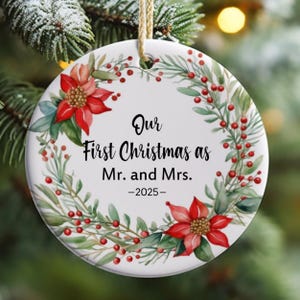 Notre premier Noël en tant que Mr et Mme 2025 ornement PNG, premier Noël marié 2024 ornement PNG, ornement cadeau pour jeunes mariés, téléchargement immédiat