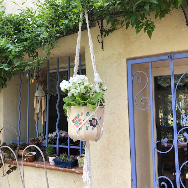 Suspension  pour plantes ,macramé - gros pot-« Delia »,décoration murale  boho, écologique, idées cadeaux pour les amateurs de plantes,