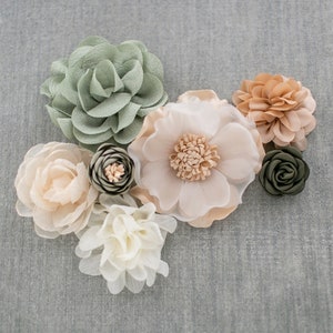Stoffblumen-Vielfalt Bündel | Salbei + Champagner Stoffblumenpackung | Shades of Green Craft Blumen Multipack | Florale Wundertüte