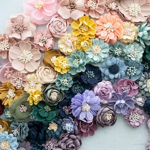 Bolsa de flores artificiales pequeñas / Mini flores de tela, tejidas y de fieltro / Flores artesanales / Multipack de flores artificiales surtidas arcoíris