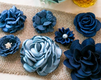 Stoffblumen-Packung mitternachtsblau: Basteln Sie florale Verzierungen