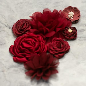 Karmozijnrode stoffen bloemenpakket: 3D bloemenappliqué