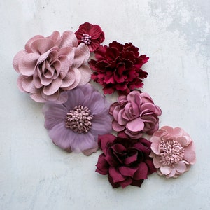 Stoffblumen-Vielfalt Bündel | Roter Wein und Mauve Fabric Flower Pack | Burgunder, Wein & Lila Craft Flower Multipack | Florale Wundertüte