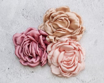 Fleur en tissu | Grande rose de jardin rose | Chou satiné artificiel rose | Rose satiné | Fleur de chapellerie rose poudré vieux rose | Artisanat floral