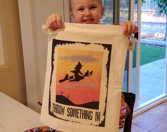 candy pouch favor bag gift bag 10 3x5 party bag 4x6 or 5x7 Halloween Skeleton Black Crow muslin cotton drawstring bags pouches