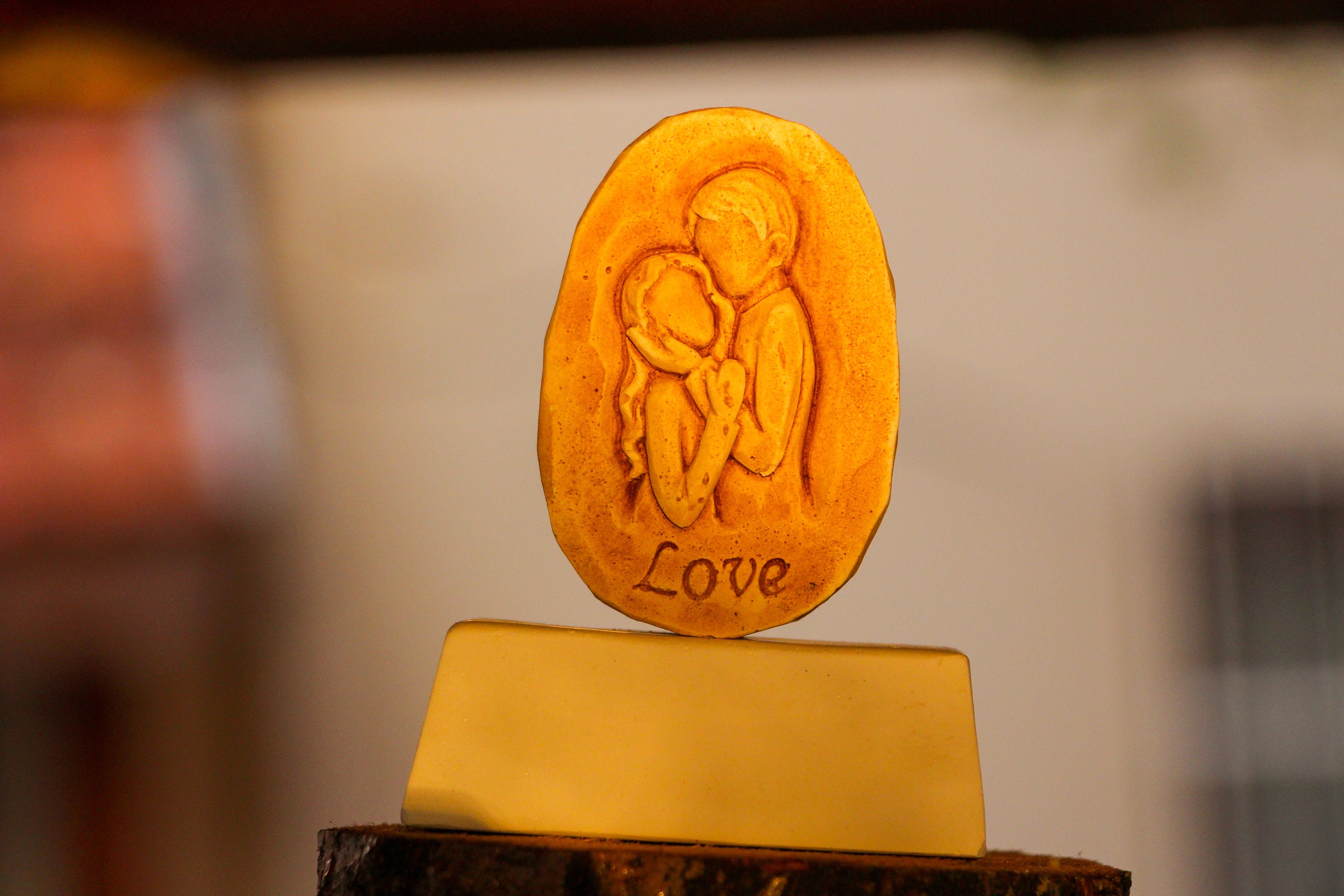 Couple Love Kiss Statue Valentine's Mother Day Wedding Etsy