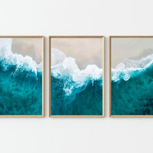 Impresión de olas del océano, conjunto de 3 arte de pared turquesa, póster de olas de playa aéreas, impresión aérea de playa de arena rosa, conjunto de fotografías de olas del océano tropicales. P3-0046