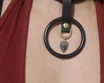 Schwarz Leder Choker: Stahl O-Ring & Labradorit Anhänger Halskette