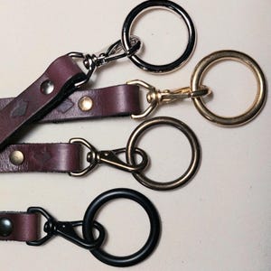 Collar de cuero color ciruela hecho a mano: junta tórica de latón macizo, tamaño personalizado