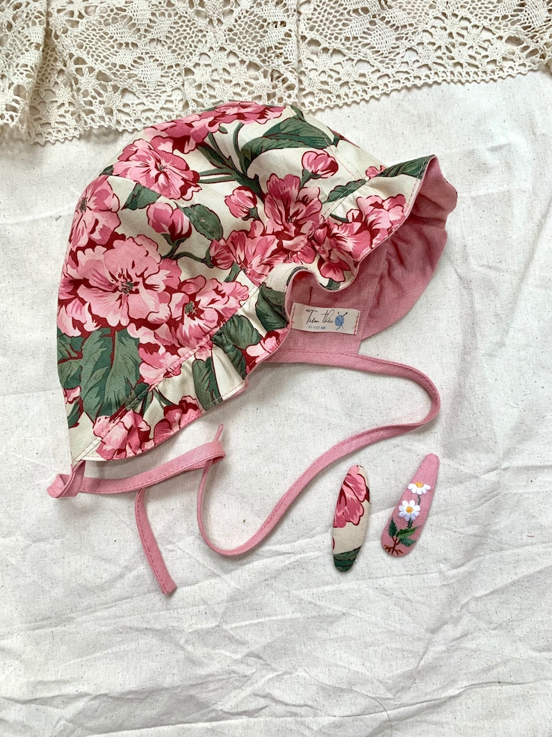 Embroidered baby bonnet, reversible bonnet for girl image 2