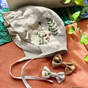 Hand embroidered baby bonnet made by pure  linen fabric 2 layers , summner bonnet for girl, brimmed baby bonnet