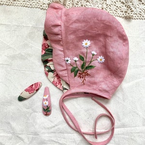 Embroidered baby bonnet, reversible bonnet for girl