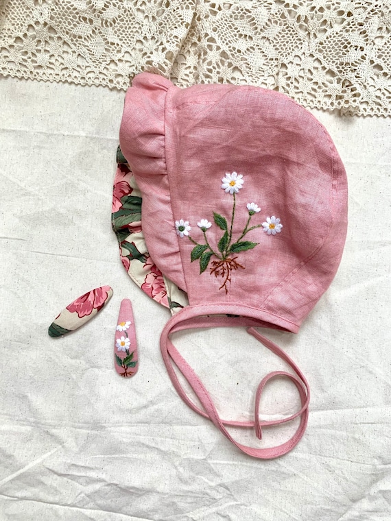 Embroidered baby bonnet, reversible bonnet for girl