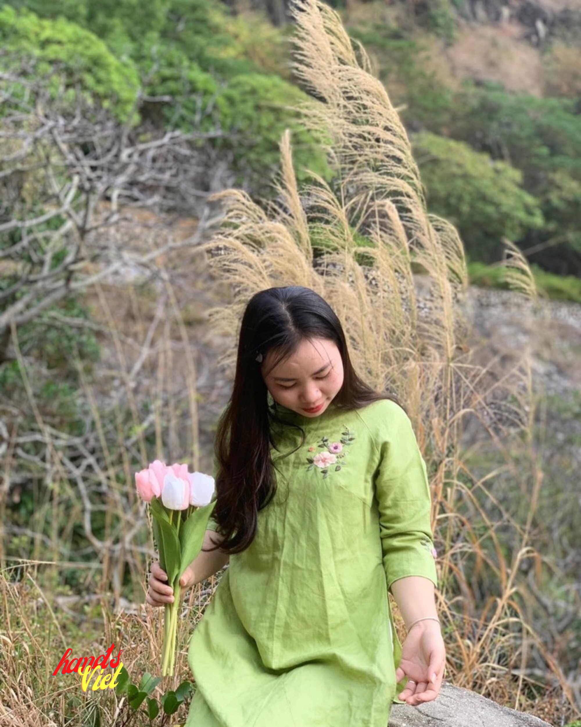 Vietnamese Ao Dai Linen With Hand Embroidered Vietnamese Traditional