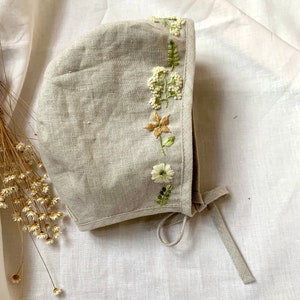 Hand embroidered baby bonnet/ baby girl bonnet/ baby sun hat/baby girl gift personalized