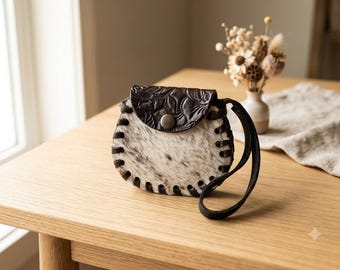 Handmade Leather AirPods Case/Hand-Engraved and Hand-Painted Case/Mexican Style Earphone Protector/Boho Chic Gift