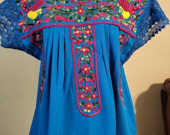 Floral Embroidered Manta Blouse/Natural Cotton Mexican Handmade Top/Boho Blouse, Small Size/Cool Ethnic Clothing/Gift for Her