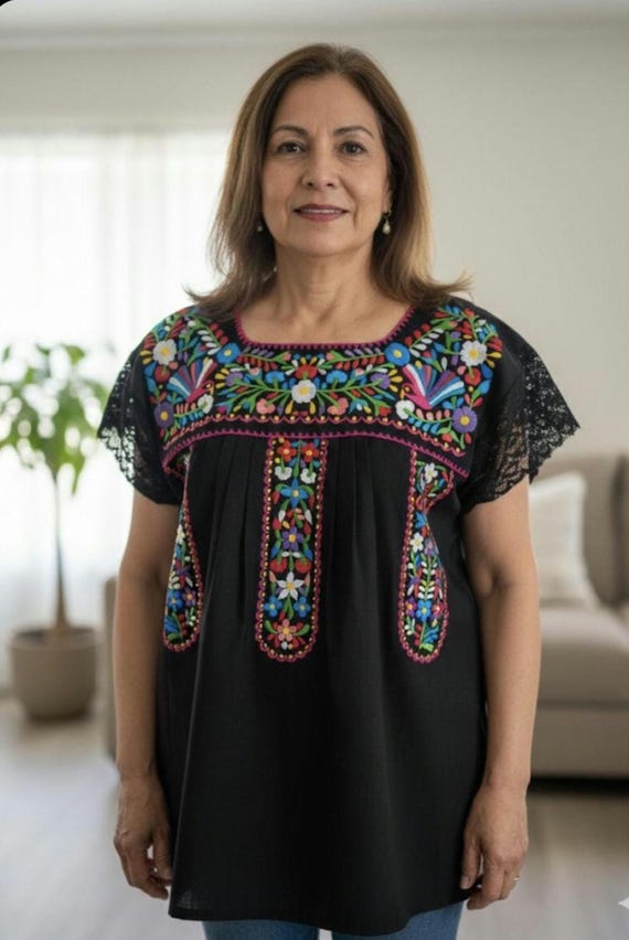 Blusas bordadas/Blusas Mexicanas/Hecho a mano/Cinco de Mayo/Blusas Tradicional Mexicana/Blusa Floral Bordada Talla Mediana
