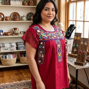 Blusas bordadas/Blusas Mexicanas/Hecho a mano/Cinco de Mayo/Blusas Tradicional Mexicana/Blusa Floral Bordada Talla Mediana rojo
