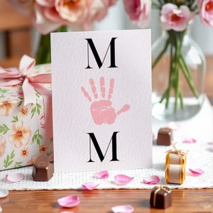 Cartão com Cartas para Crianças Criativas, Modelo Editável do Canva para Mães, Saudação para o Dia das Mães Inspirada em Pintura à Mão, Faça Você Mesmo para Crianças | Encontre o Dia das Mães