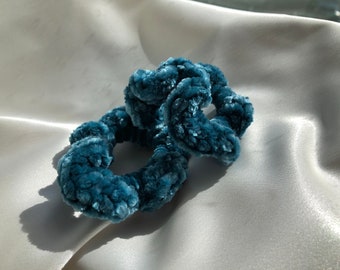 VELVET SCRUNCHIE - TEAL