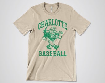 Golden Charlotte 49ers Baseball Distressed Graphic Tee / Arte Original / Big Norm - Camiseta unisex de algodón