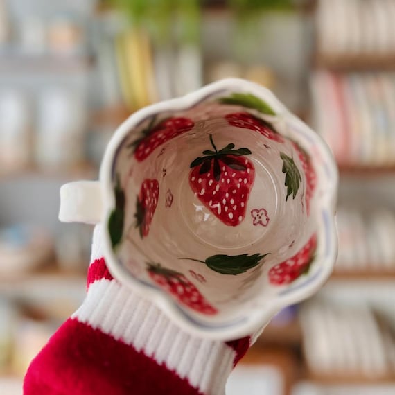 リアルいちご陶器の入れ物 手作りのイチゴ柄セラミックマグカップ - Etsy 日本