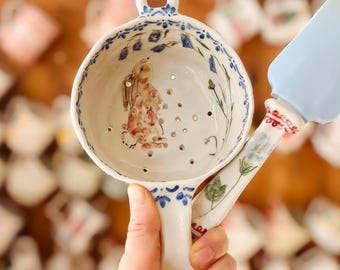 Colador de cerámica de gres hecho a mano