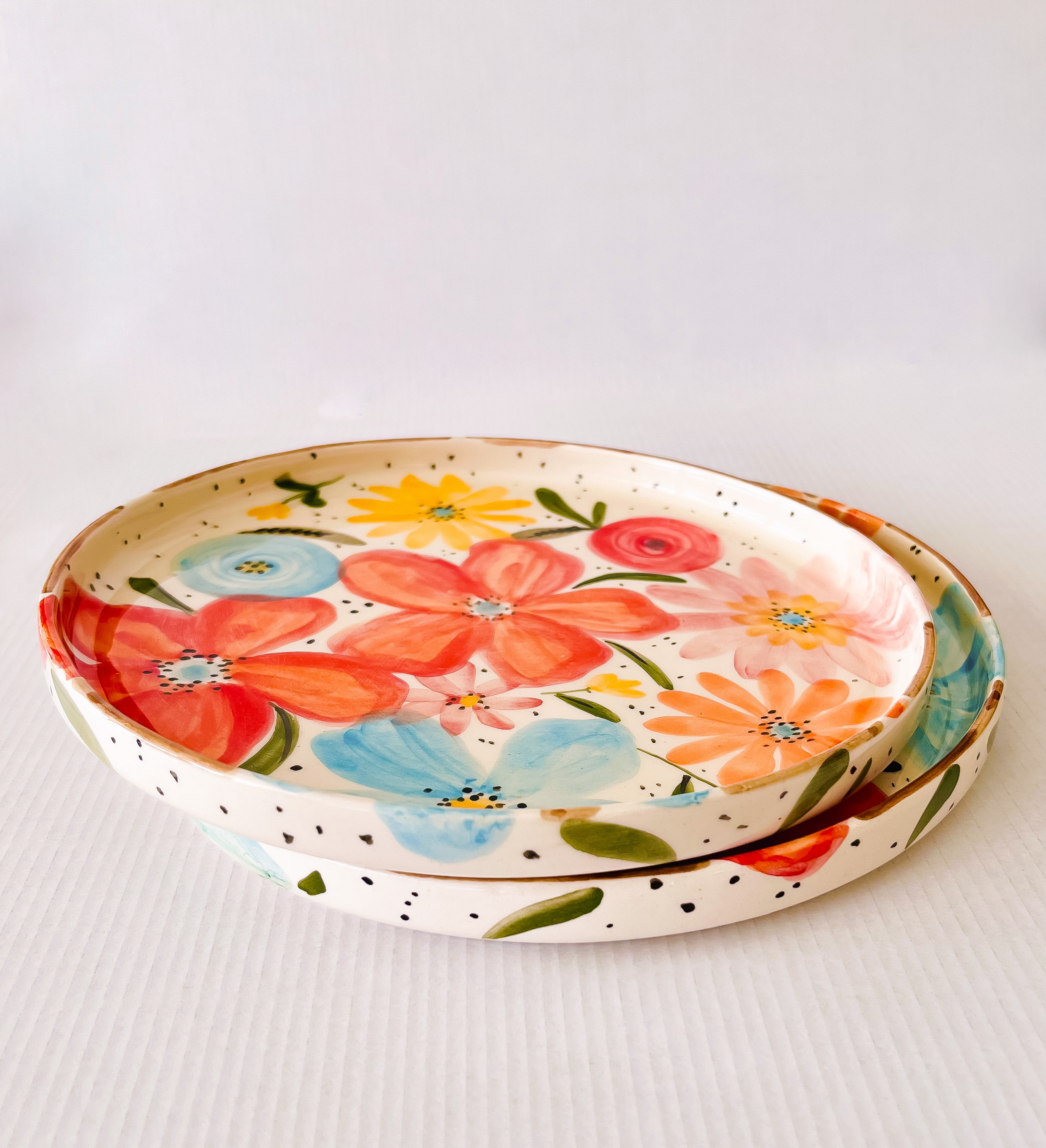 手作りの陶器の花皿 - Etsy 日本