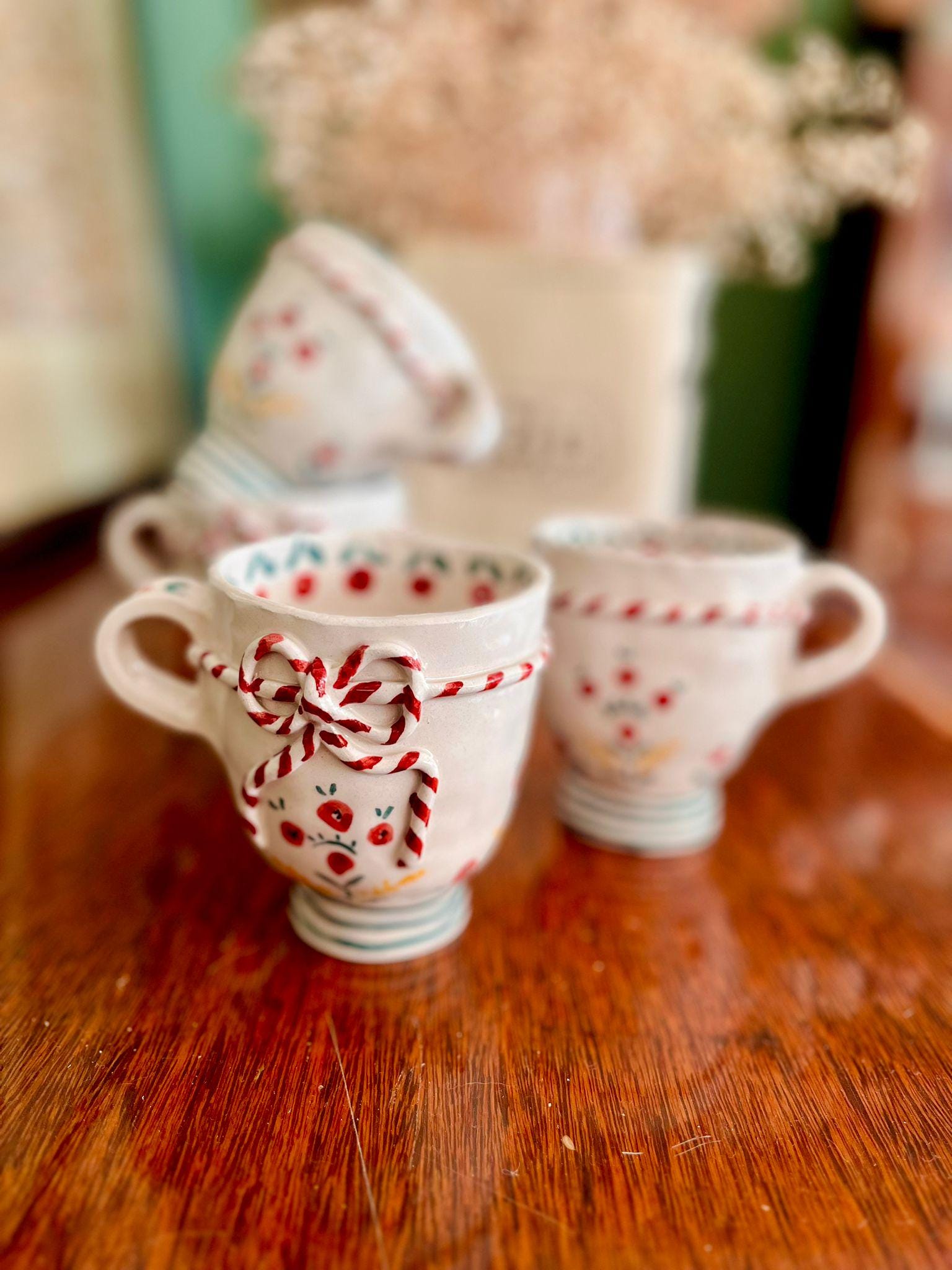 Yukaiwn Set di tazze in vetro con fiocco, 473,6 ml, rosa, carine, con cannuccia di vetro e coperchio in legno, eleganti tazze da caffè trasparenti, regalo estetico per donne, ragazze e amiche