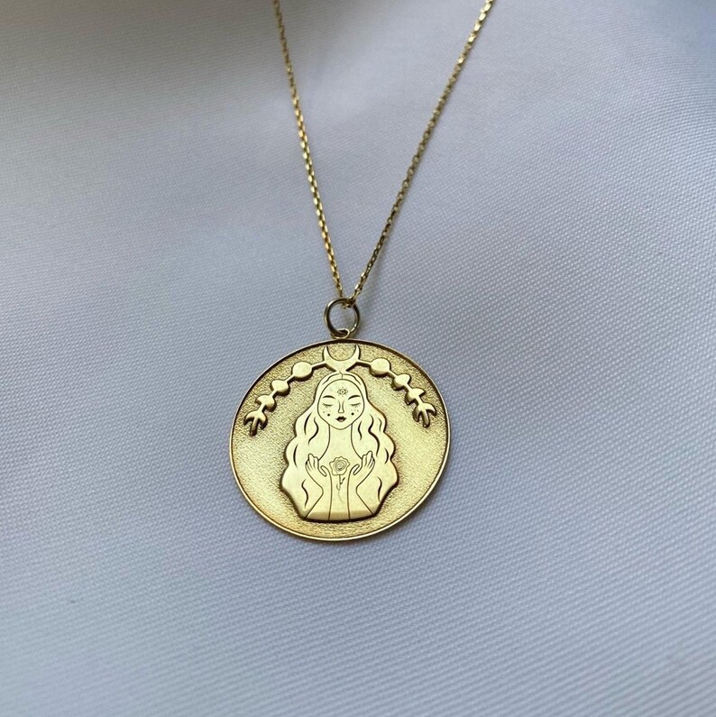 Luna Roost Neckwear - Pendant main image 1