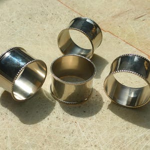 Anelli per tovaglioli in ottone argentato Auricc - Finitura nichel argento - Porta tovaglioli - Anelli per tovaglioli fatti a mano - Set di anelli per tovaglioli - Anelli per tovaglioli decorativi