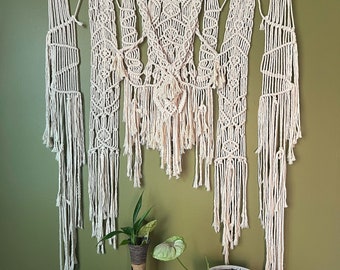 Macramé wall hanging