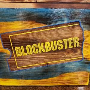 Holz Blockbuster Video Logo Deko Schild / Display - Lasergraviert