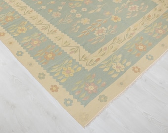 7x9 Vintage Turkish Kilim Rug: Hand-Woven Geometric Wool Blend Kilim