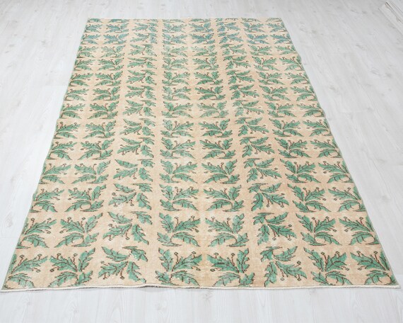 5x8 Vintage Turkish Rug: Hand-woven Wool Beige & Green Geometric