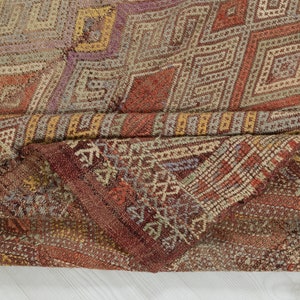 Vintage Turkish Kilim Rug 5x10: Hand-Woven Geometric Wool
