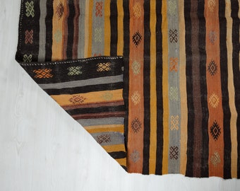 6x10 Vintage Turkish Kilim Rug : Handwoven Wool Flatweave Carpet