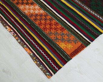 5x10 Vintage Turkish Kilim Rug : Handwoven Wool Flatweave Carpet