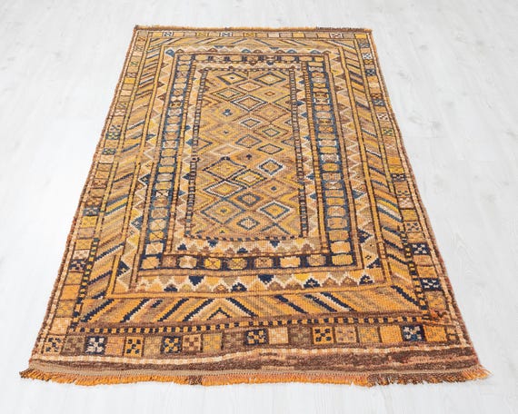 4x7インチのイエロートルコラグ：ヴィンテージの手織りウール