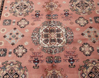 6x9 Vintage Turkish Rug: Antique Wool Beige & Pink Carpet