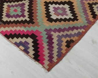 4x9 Vintage Turkish Kilim Rug:  Handmade Wool Flatweave Carpet