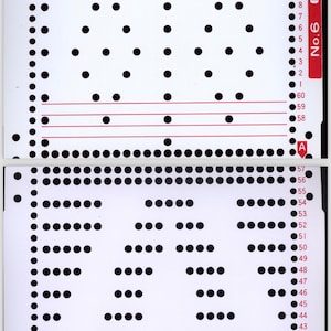 Könnte beinhalten: Ein Schwarzweißbild einer Lochkarten mit Löchern in einem Rastermuster. Die Karte ist mit "No. 6 R-2" beschriftet und hat auf der rechten Seite die Zahlen 1 bis 60 und auf der linken Seite die Zahlen 35 bis 57.