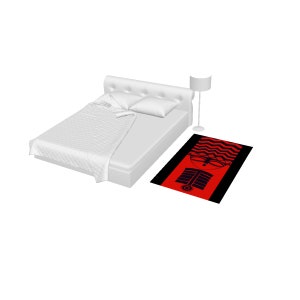 Può includere: Un tappeto rosso e nero con un'illustrazione stilizzata in bianco e nero di un viso con occhiali. Il tappeto è su un pavimento bianco davanti a un letto bianco con biancheria da letto bianca.