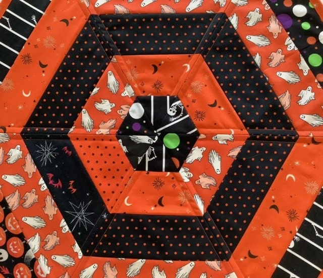Halloween Hexagon (#2) Quilted Double-sided Table Runner - Etsy