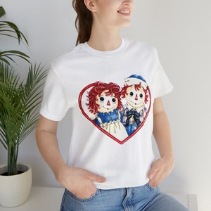 Raggedy Ann and Andy Dolls Vintage Heart Unisex Jersey Short Sleeve Tee